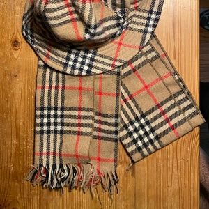 VINTAGE - Burberry Nova Hat & Scarf